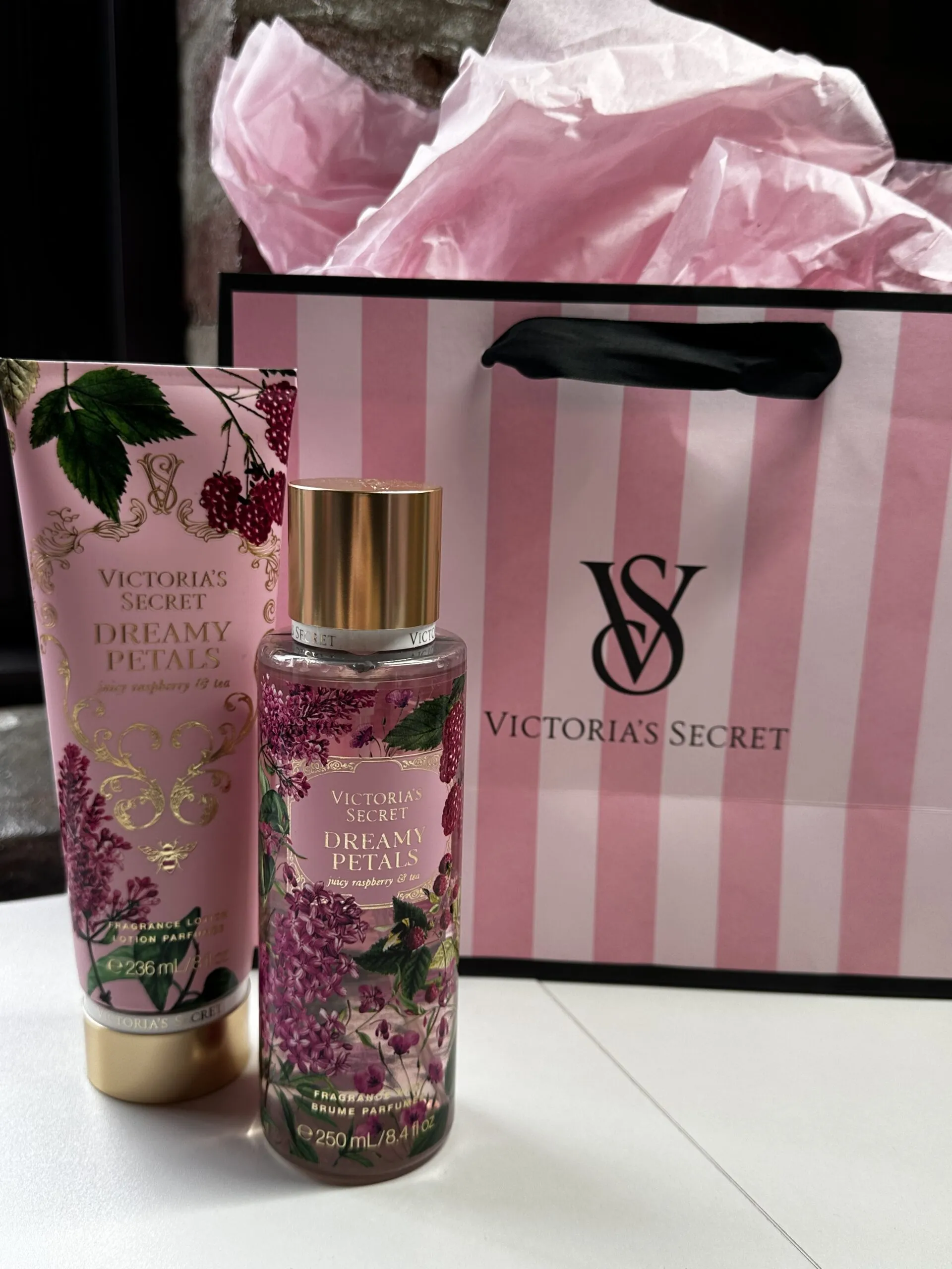 Victoria's Secret Body Splash Dreamy Petals 250ml - Imagem 3