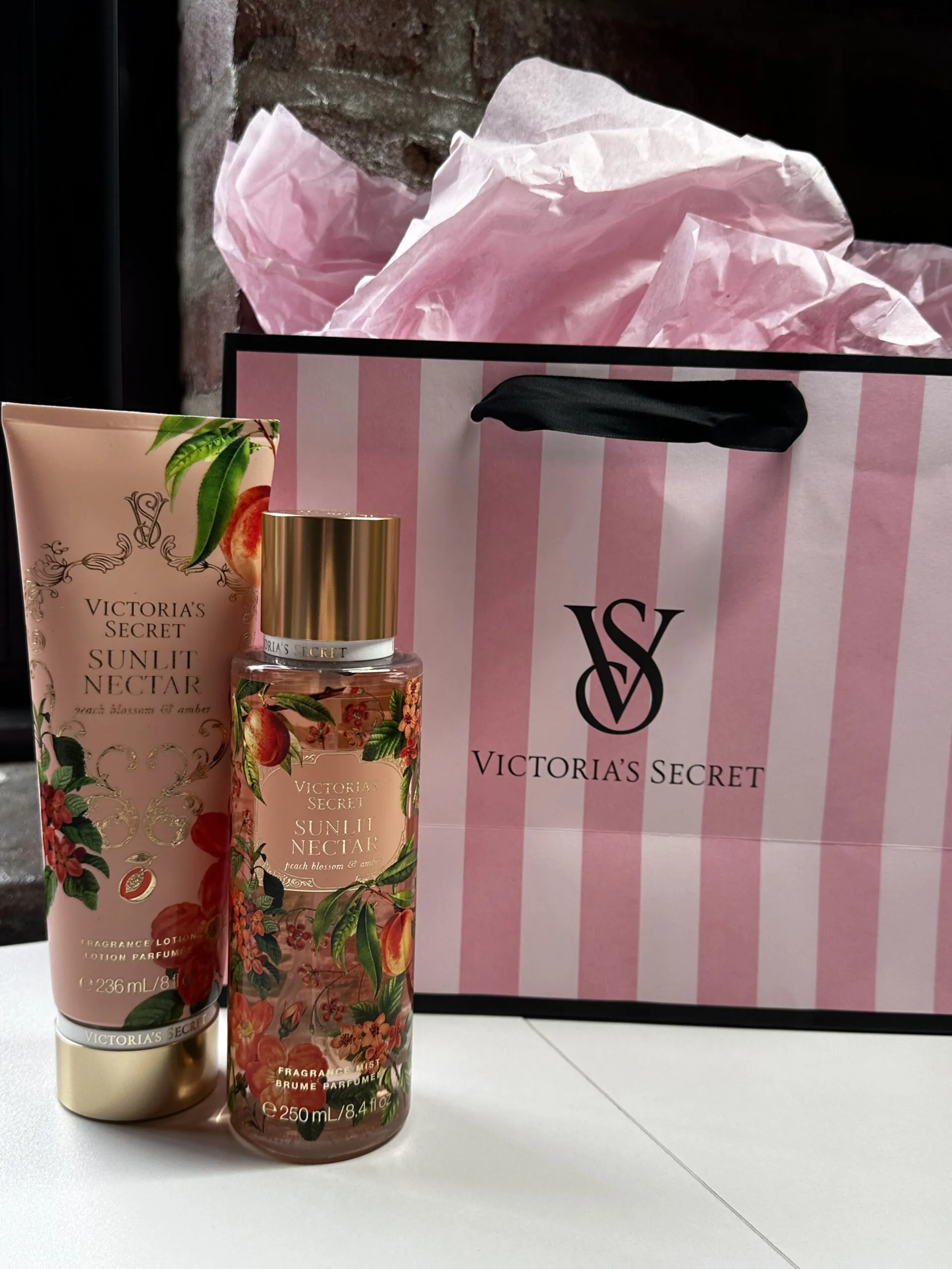 Victoria's Secret Body Lotion Sunlit Nectar 236ml - Imagem 3
