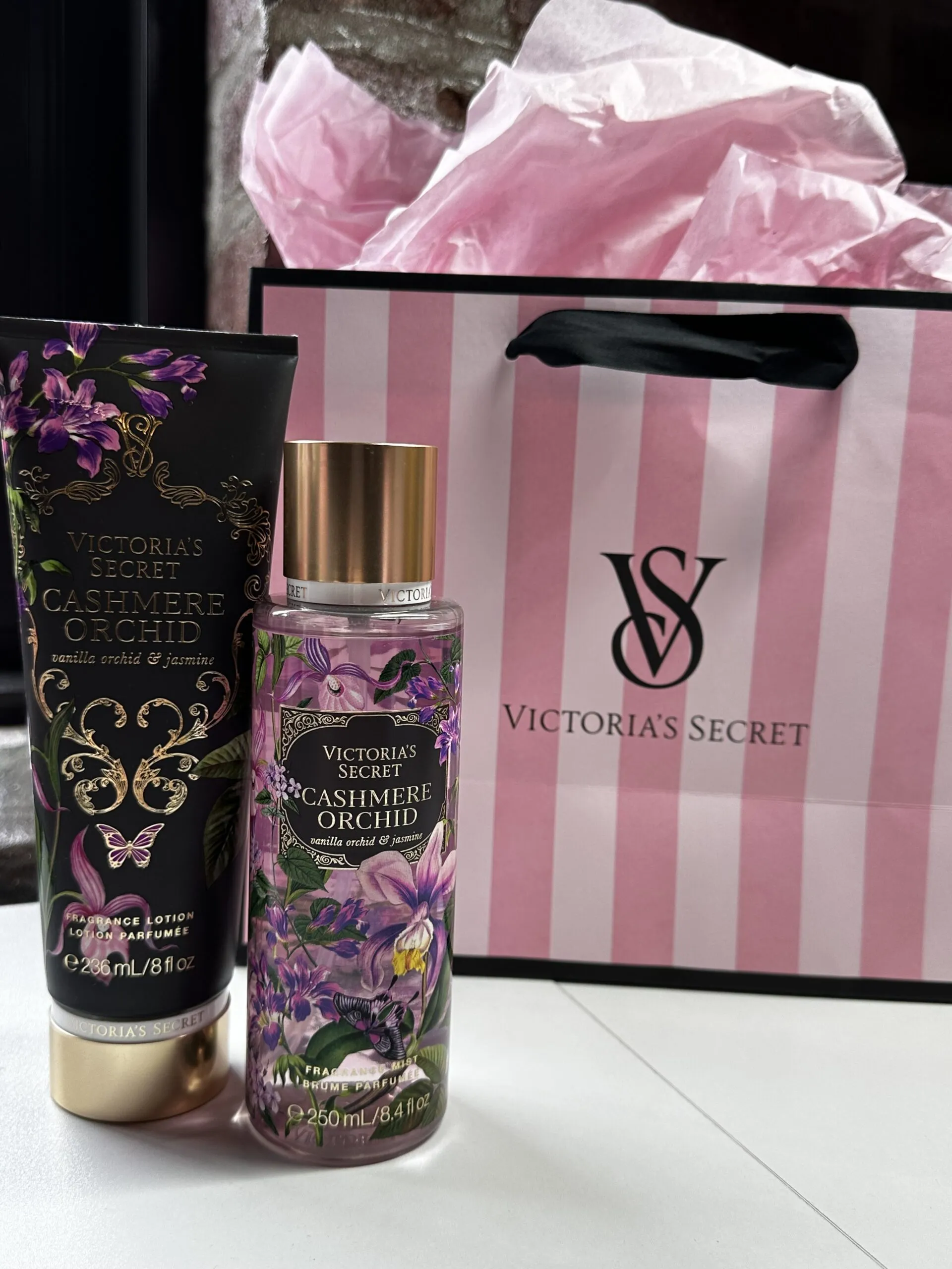 Victoria's Secret Body Lotion Cashmere Orchid 236ml - Imagem 3