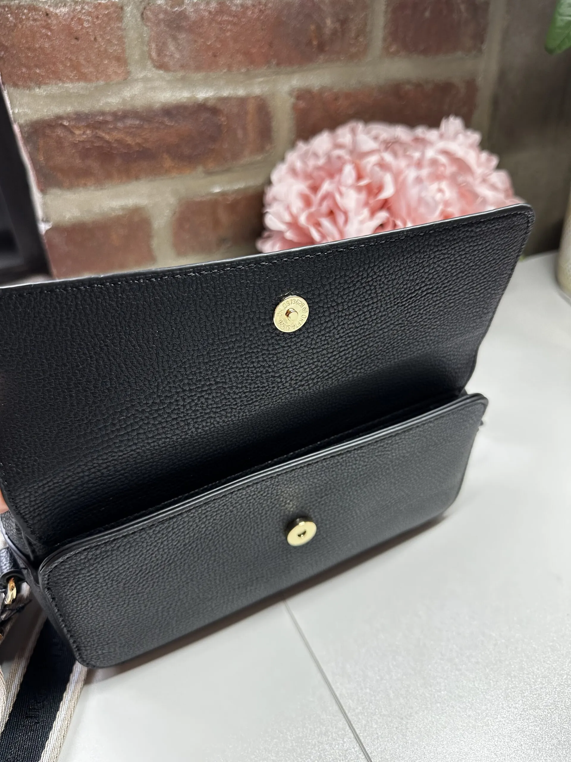 Bolsa transversal Tommy Hilfiger preta - Imagem 4