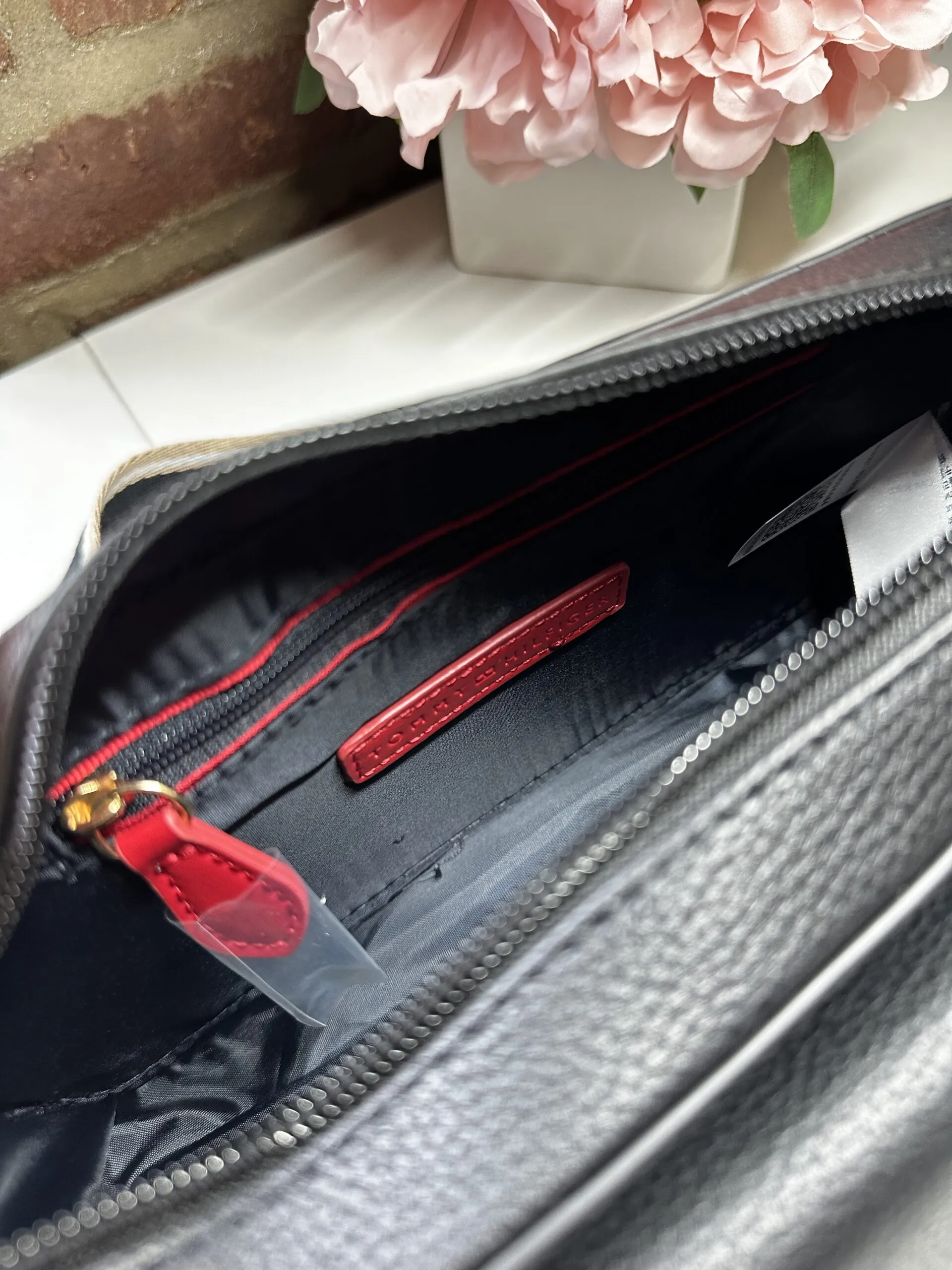 Bolsa transversal Tommy Hilfiger preta - Imagem 5