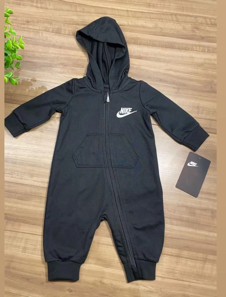 Macacão Nike 3 meses